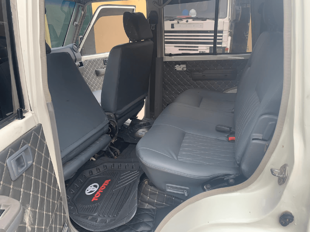 Land Cruiser HZ Cabine Dupla