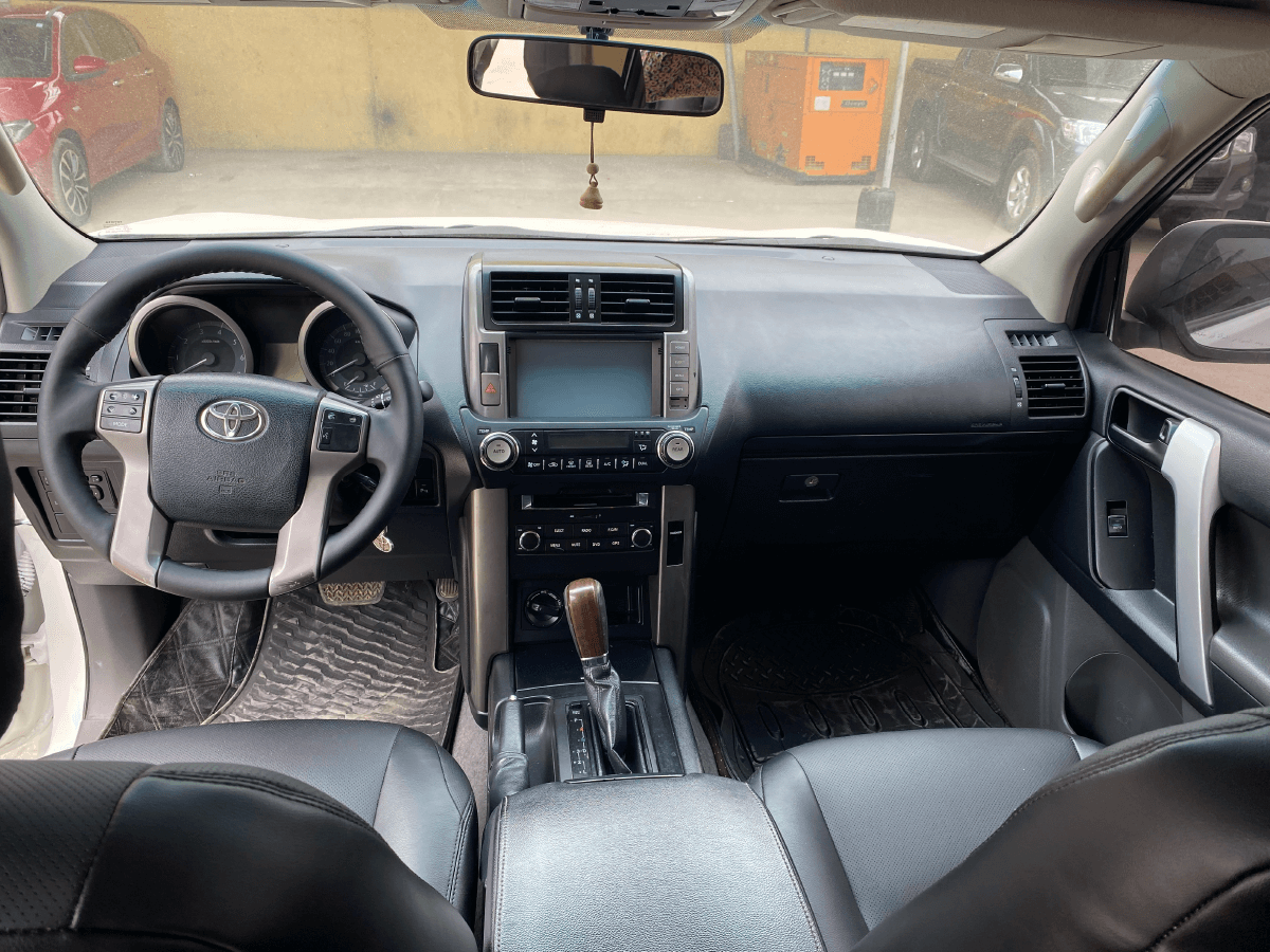 TOYOTA PRADO