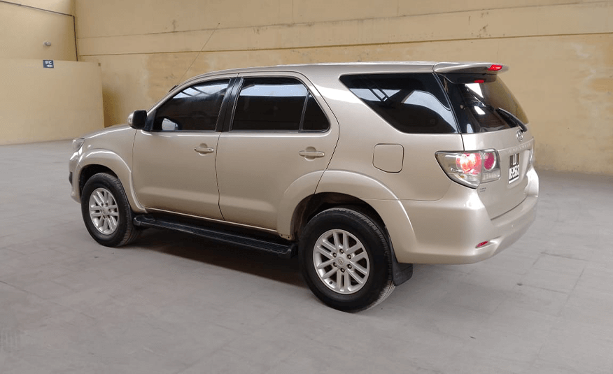 Toyota Fortuner SR5