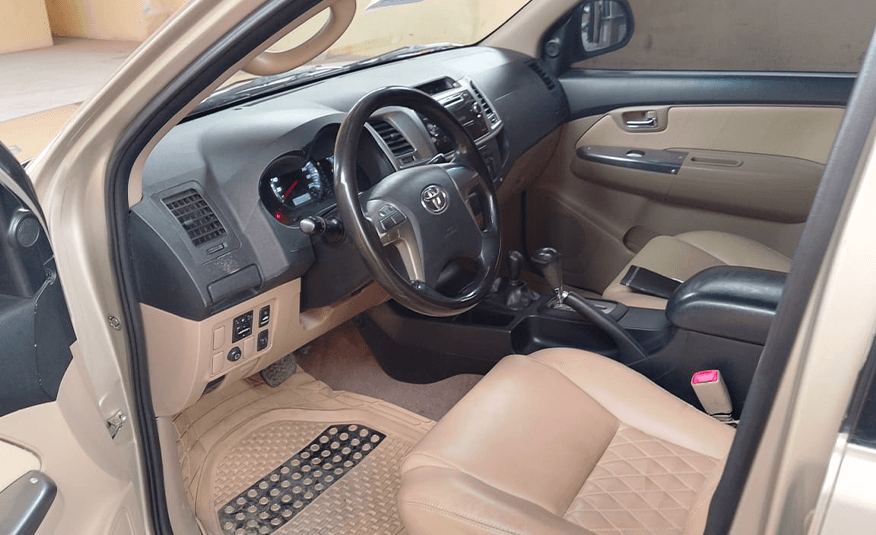 Toyota Fortuner SR5